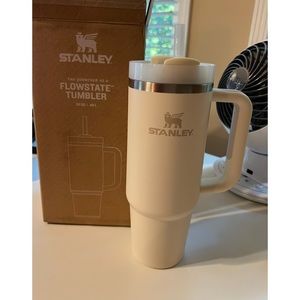 New Stanley 30oz quencher